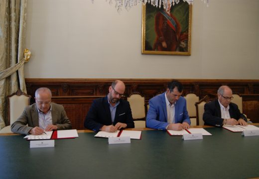 José Luís Martínez Sanjurjo asina o protocolo de colaboración para o desenvolvemento da Vía Verde Santiago-Cerceda